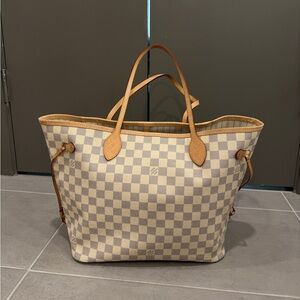 Louis Vuitton Neverfull MM